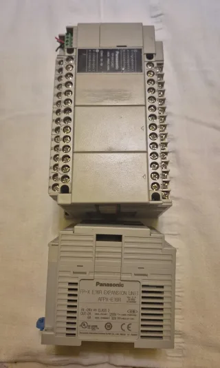 Panasonic PLC FP-XH C40T + FP-X E16R AFPX-E16R Genişleme Modüllü Set
